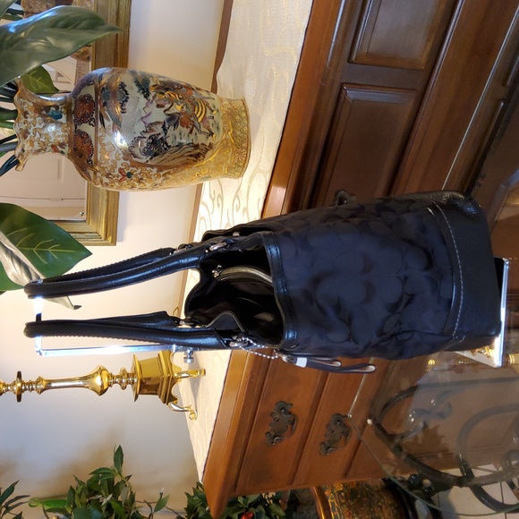 Coach F23294 Park Signature Carryall - Black - Picture 4 of 16